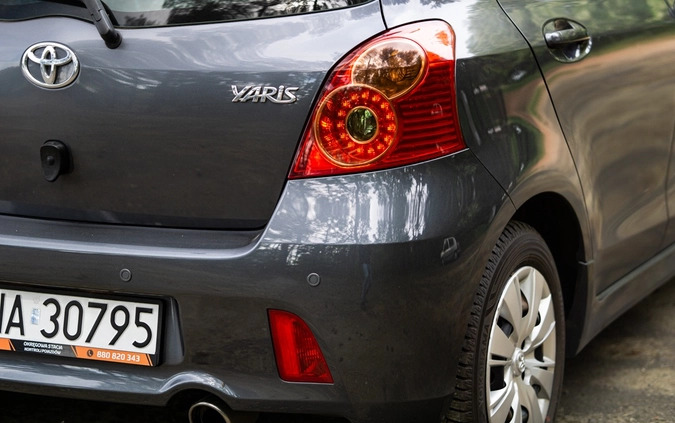 Toyota Yaris cena 18900 przebieg: 179000, rok produkcji 2007 z Leszno małe 191